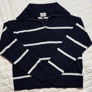 Universal threads Sweater in Navy and White